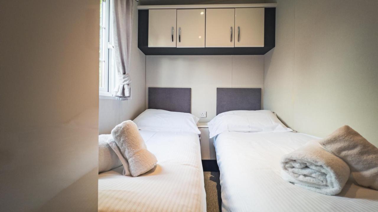 Angie'S Haven, Superb 2 Bedroom Lodge With Hot Tub - Sleeps 6 - Felmoor Park Morpeth Ngoại thất bức ảnh