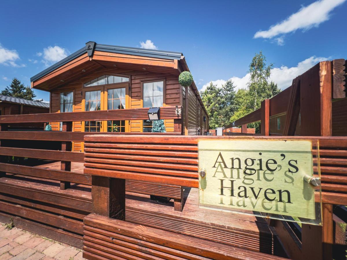 Angie'S Haven, Superb 2 Bedroom Lodge With Hot Tub - Sleeps 6 - Felmoor Park Morpeth Ngoại thất bức ảnh