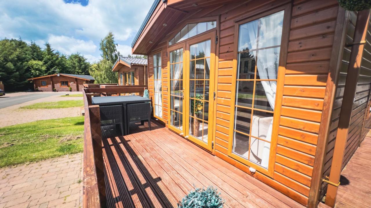 Angie'S Haven, Superb 2 Bedroom Lodge With Hot Tub - Sleeps 6 - Felmoor Park Morpeth Ngoại thất bức ảnh