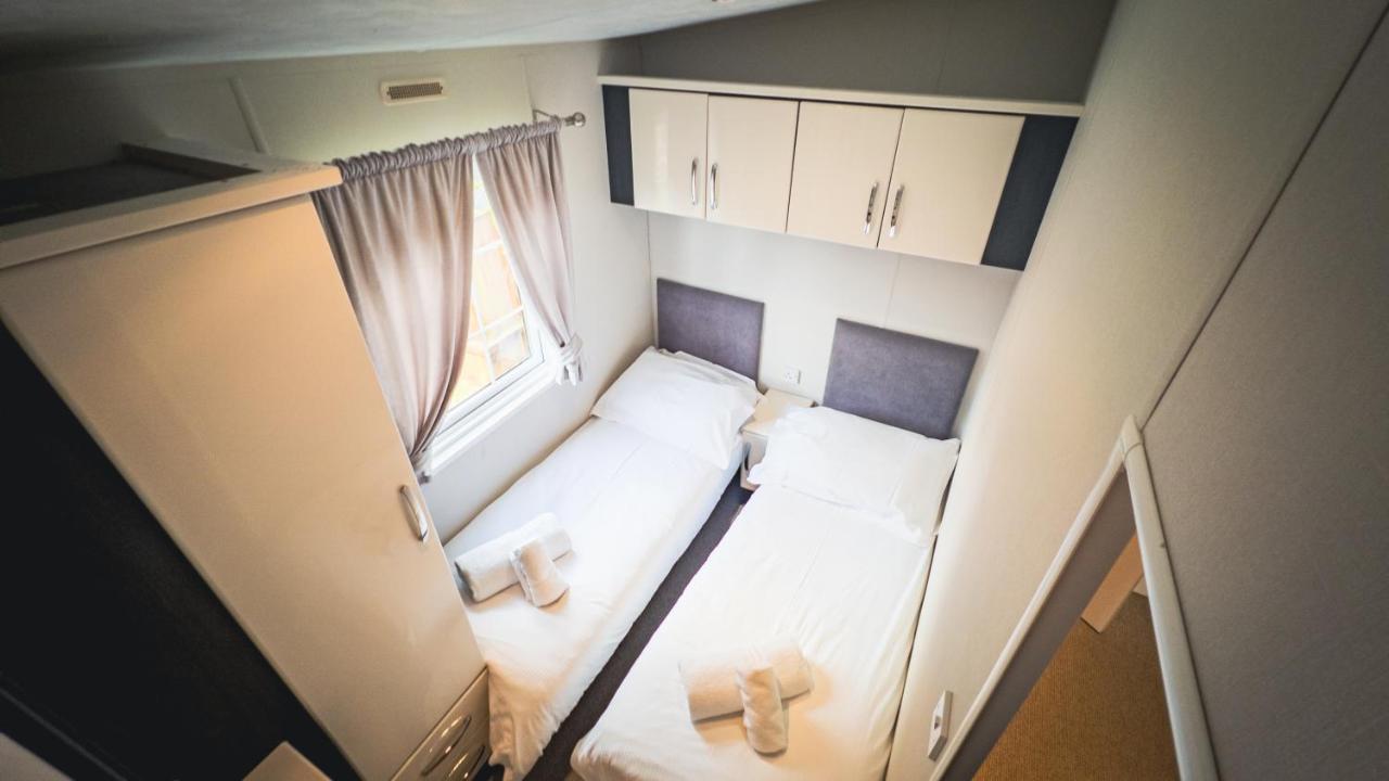 Angie'S Haven, Superb 2 Bedroom Lodge With Hot Tub - Sleeps 6 - Felmoor Park Morpeth Ngoại thất bức ảnh